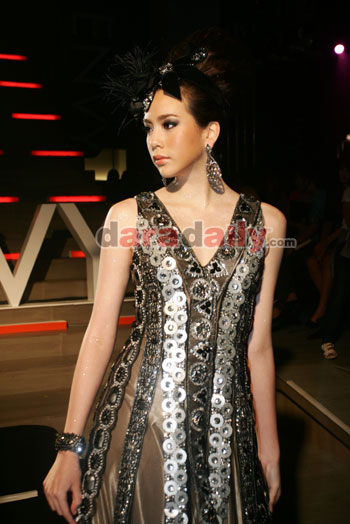 นุช นีรนาท