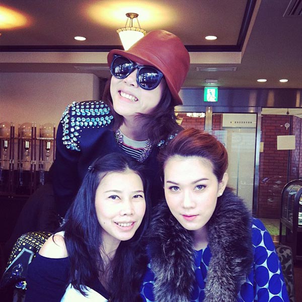 เมย์ ก๊วนเพื่อน