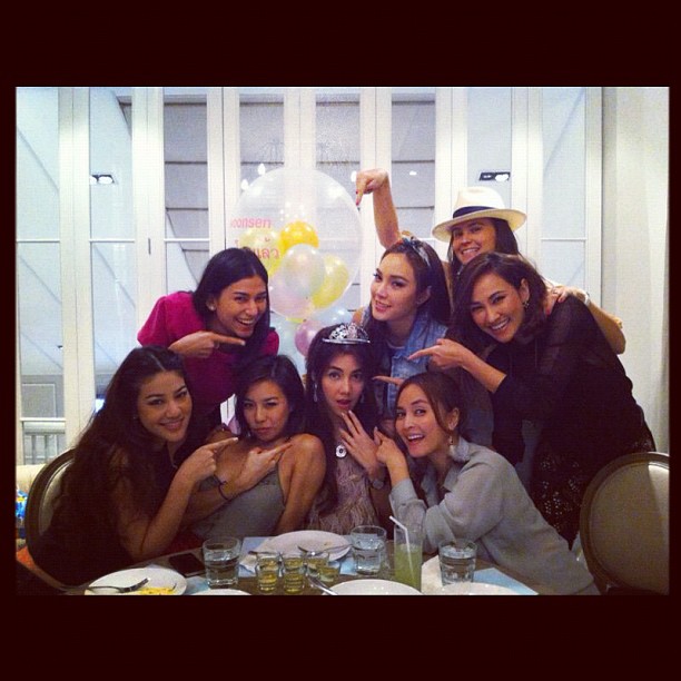 ปาร์ตี้สละโสด วุ้นเส้น