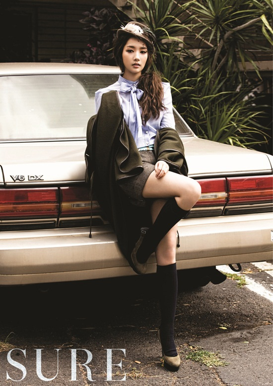 ซองยูริ (Sung Yuri), พัคมินยอง (Park Min Young) เผยภาพแฟชั่นในฮาวาย นิตยสาร SURE