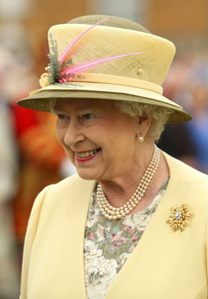 สมเด็จพระราชินีเอลิซาเบธที่สองแห่งสหราชอาณาจักร