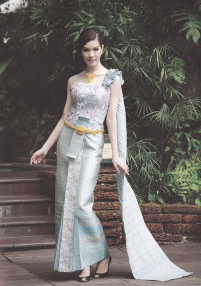 ชุดแต่งงานแบบไทย