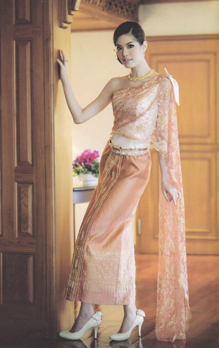 ชุดแต่งงานแบบไทย