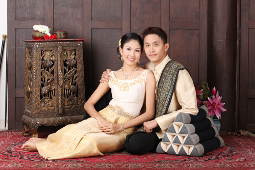 ชุดไทยพระราชทาน