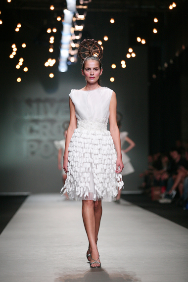 ชุดแต่งงานแบบสั้น