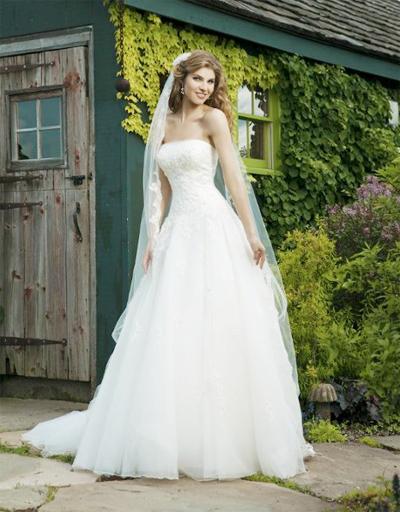 ชุดแต่งงานแบบเจ้าหญิง