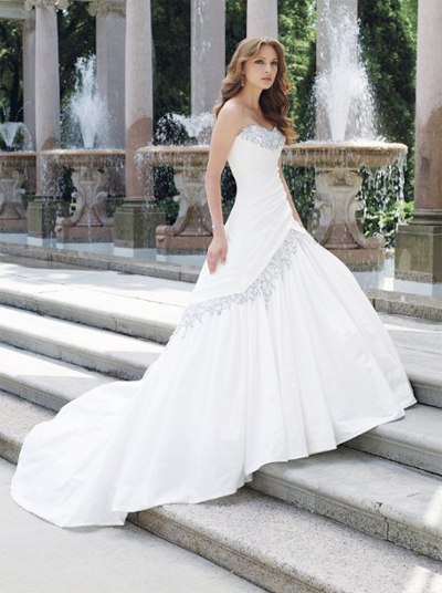 ชุดแต่งงานแบบเจ้าหญิง