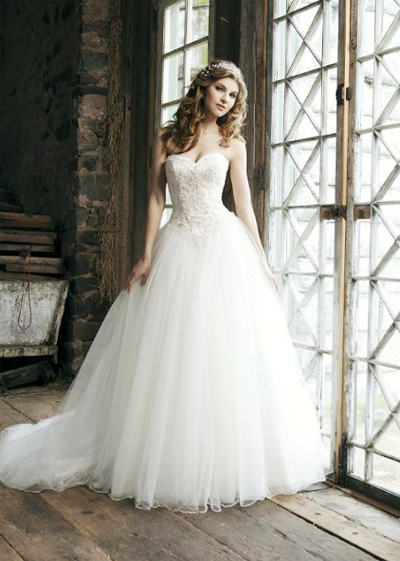 ชุดแต่งงานแบบเจ้าหญิง