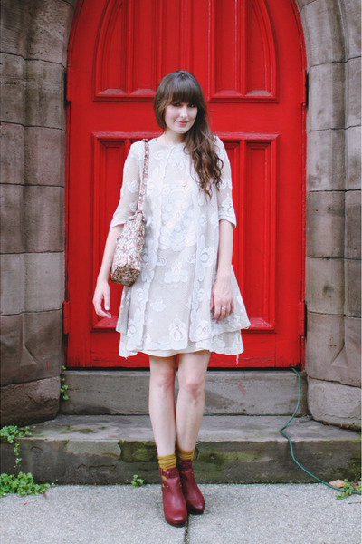 ชุดไปงานแต่งสไตล์วินเทจ