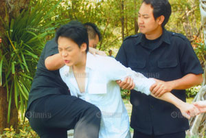 พระจันทร์สีรุ้ง
