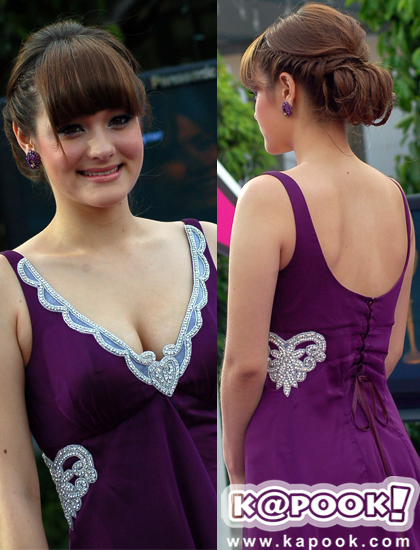 ชุดราตรีเปิดหลัง