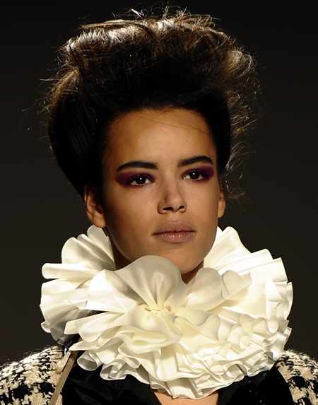 ตีโป่งผมหน้าฟู ๆ เพิ่มความยาวให้ใบหน้า