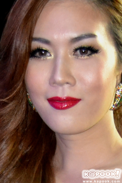 เมย์ เฟื่องอารมย์