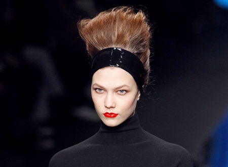 เท่กระฉับกระเฉงกับผ้าคาดผม