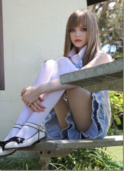 ตะลึง! สาวอเมริกันหน้าตาเหมือนตุ๊กตาบาร์บี้