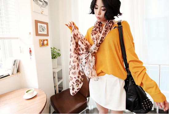 ผ้าพันคอลายพิมพ์สัตว์ ความน่ารักที่มาพร้อมกับความเซ็กซี่