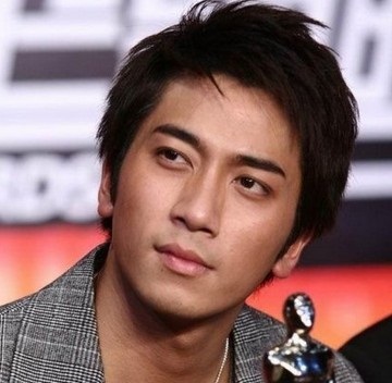 อู๋จั๊วซี (Ron Ng)