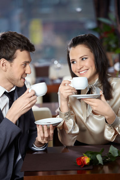 8 เคล็บลับสร้างความมั่นใจ เมื่อต้องคุยกับคนแปลกหน้า