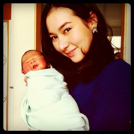 ม.ล.อภิมงคล ปลื้ม นาเดีย คลอดลูกชายแล้ว