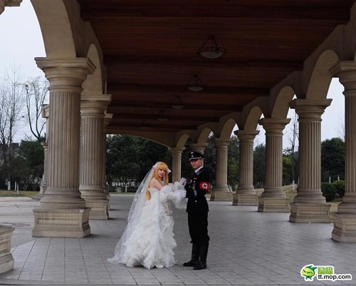 แฟชั่นเซ็ตแต่งงานคอสเพลย์สาวหูแมวกับหนุ่มนาซี 