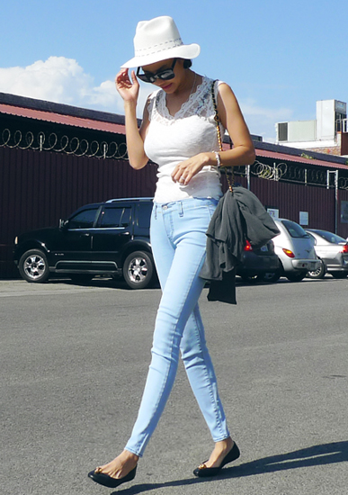 แฟชั่นเสื้อลูกไม้แขนสั้น