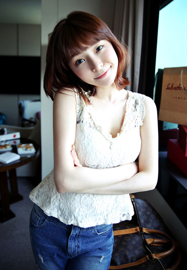 แฟชั่นเสื้อลูกไม้แขนสั้น