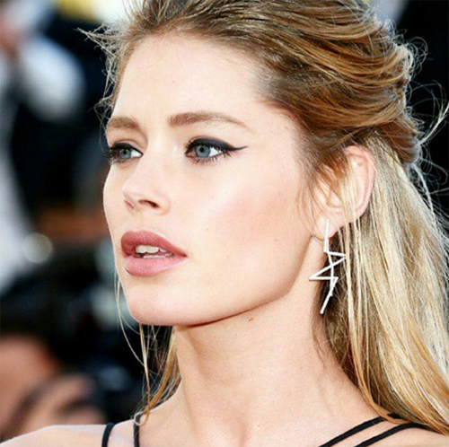 ทรงผมออกงานแบบปล่อย