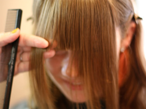 วิธีตัดผมหน้าม้าด้วยตัวเอง