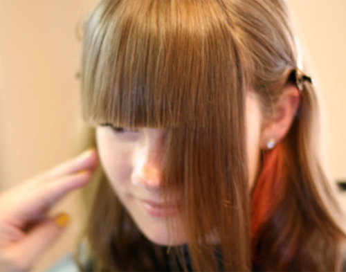 วิธีตัดผมหน้าม้าด้วยตัวเอง