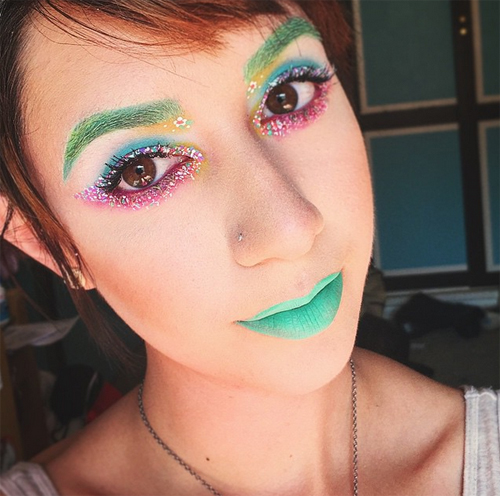 ย้อมขนคิ้ว