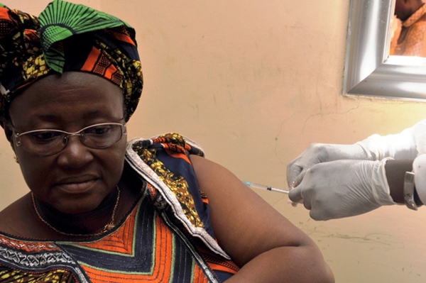 WHO ชี้โลกประสบความสำเร็จ ผลิตวัคซีนป้องกันอีโบลา ให้ผล 100%