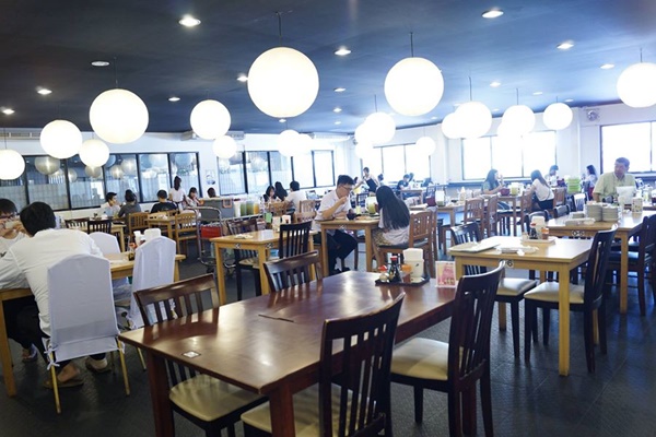 ชวนไปกินบุพเฟ่ต์แซลมอนเน้น ๆ เต็มคำ