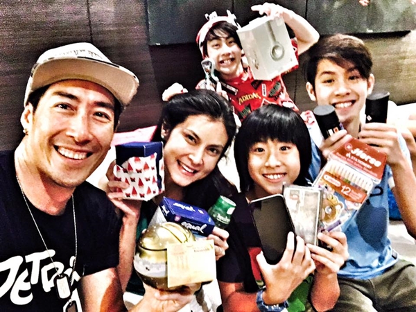 ครอบครัว เจ เจตริน