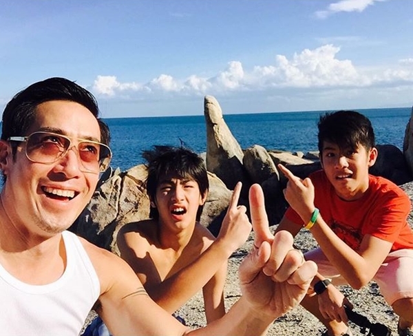 ครอบครัว เจ เจตริน