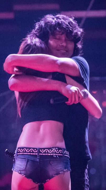 เสก โลโซ ฟินเลย กอดสาวเซ็กซี่แนบชิด