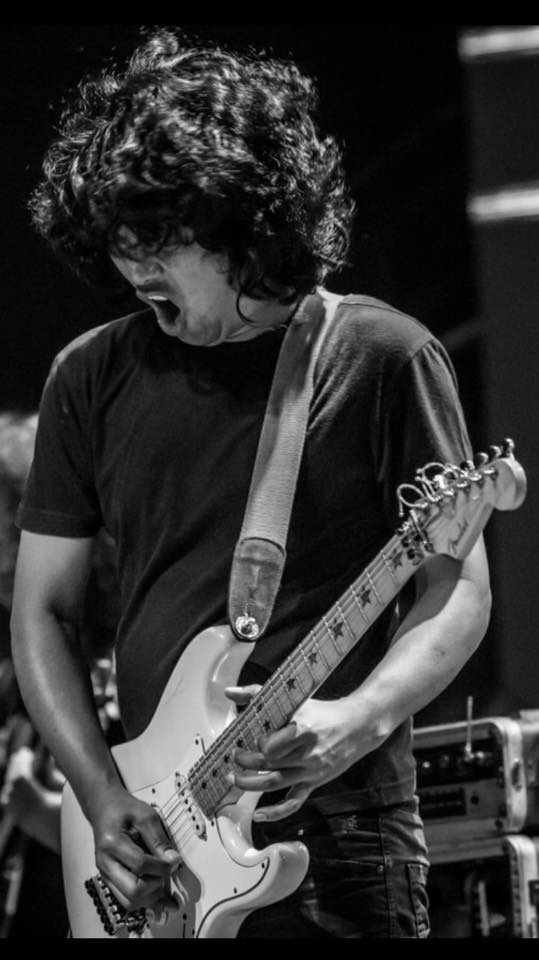 เสก โลโซ ฟินเลย กอดสาวเซ็กซี่แนบชิด