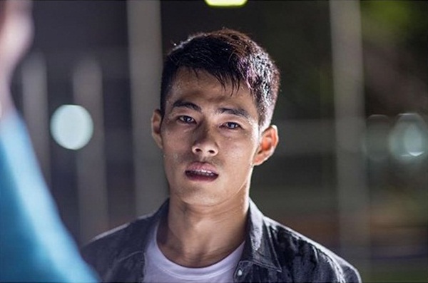 สารัช อยู่เย็น ตีบทแตกกระจุย ใน MV เชือกวิเศษ ของ ลาบานูน 