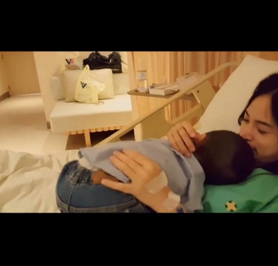 พลอย พลอยพรรณ