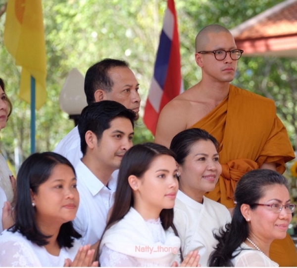 ญาญ่า ร่วมงานอุปสมบท พระณเดชน์