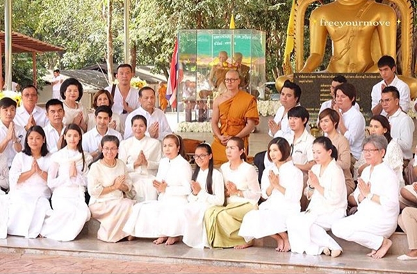 ญาญ่า ร่วมงานอุปสมบท พระณเดชน์