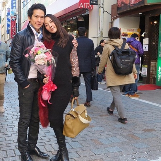 12 คู่หวานแห่งวงการบันเทิง ประจำปี 2558