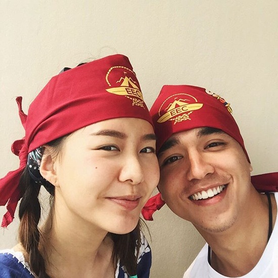 12 คู่หวานแห่งวงการบันเทิง ประจำปี 2558