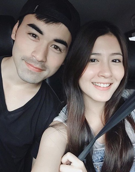 12 คู่หวานแห่งวงการบันเทิง ประจำปี 2558