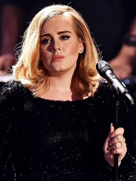 อะเดล เปิดใจเลิกสูบบุหรี่เพื่อลูกชาย