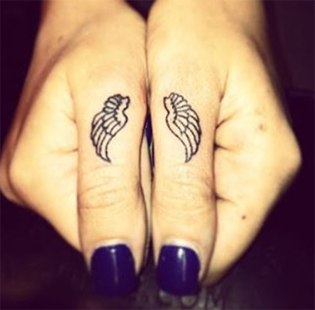 ลายสักที่นิ้ว