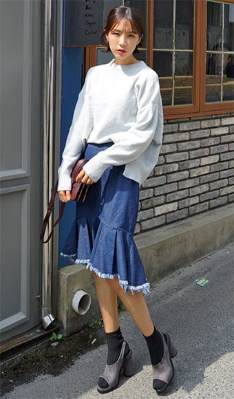 แฟชั่นหน้าหนาว ใส่ถุงเท้าคู่กับส้นสูง