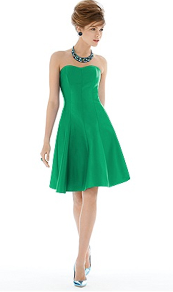 ชุดใส่ไปงานแต่ง