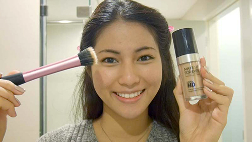 ผิวแทนแต่งปากแดงยังไงให้สวย ผิวแทนแต่งปากแดงยังไงให้สวย