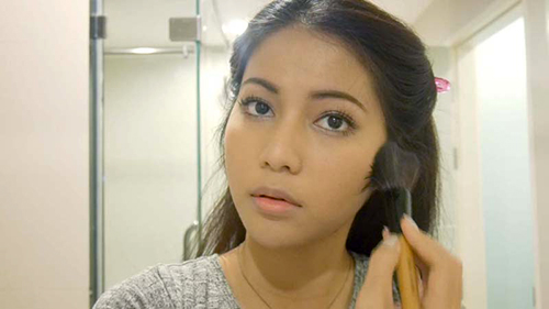 ผิวแทนแต่งปากแดงยังไงให้สวย ผิวแทนแต่งปากแดงยังไงให้สวย