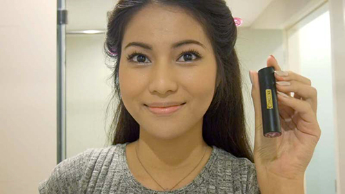 ผิวแทนแต่งปากแดงยังไงให้สวย ผิวแทนแต่งปากแดงยังไงให้สวย